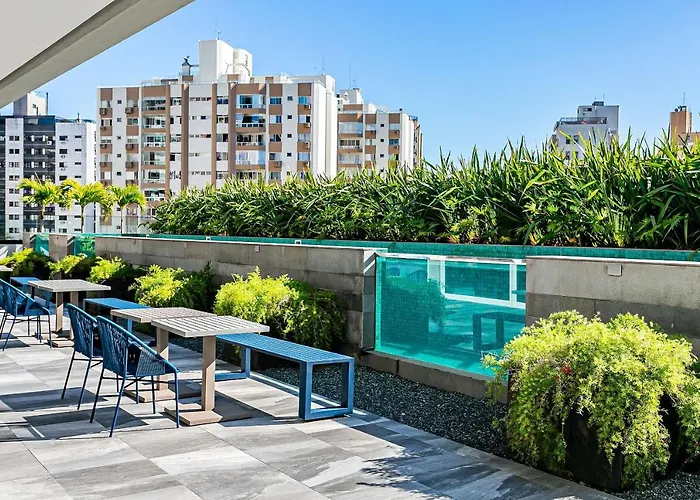 Apartamento moderno em condomínio com infraestrutura de clube CA14I