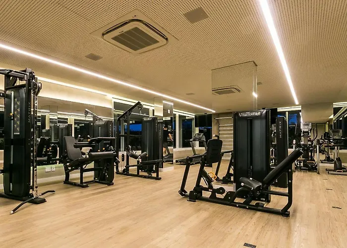 Apartamento moderno em condomínio com infraestrutura de clube CA14I